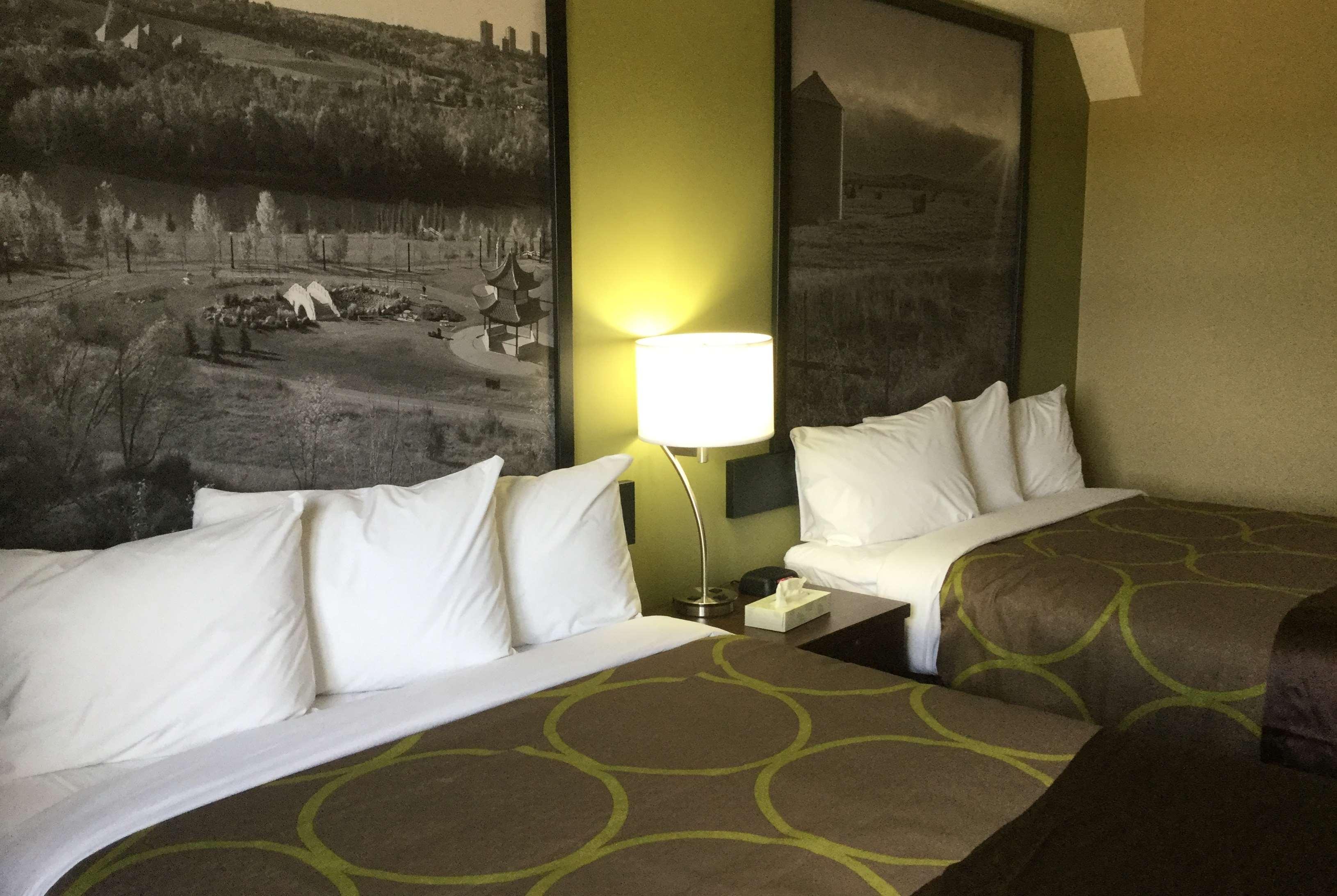 Super 8 By Wyndham Hardisty Hotel Eksteriør billede